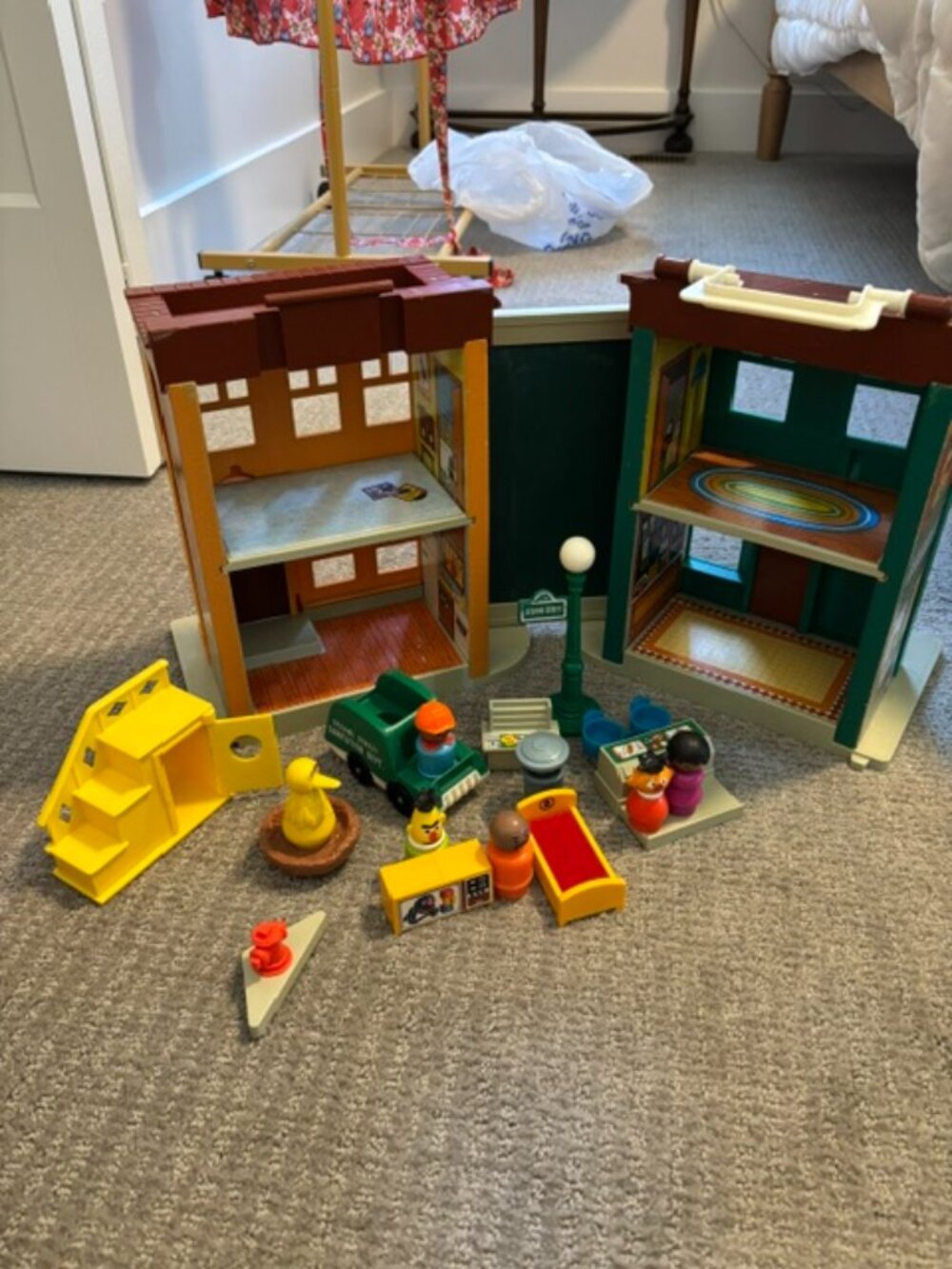 Fisher-Price Little People Play Family Main Street 938